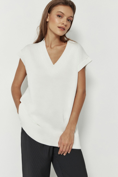 Жилет вязаный (молочный)